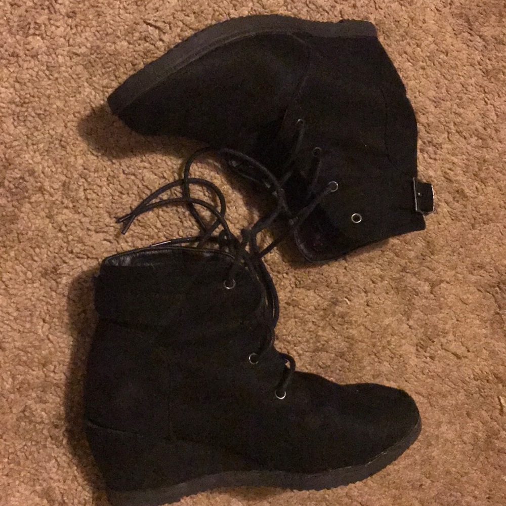 Black bootie wedgies